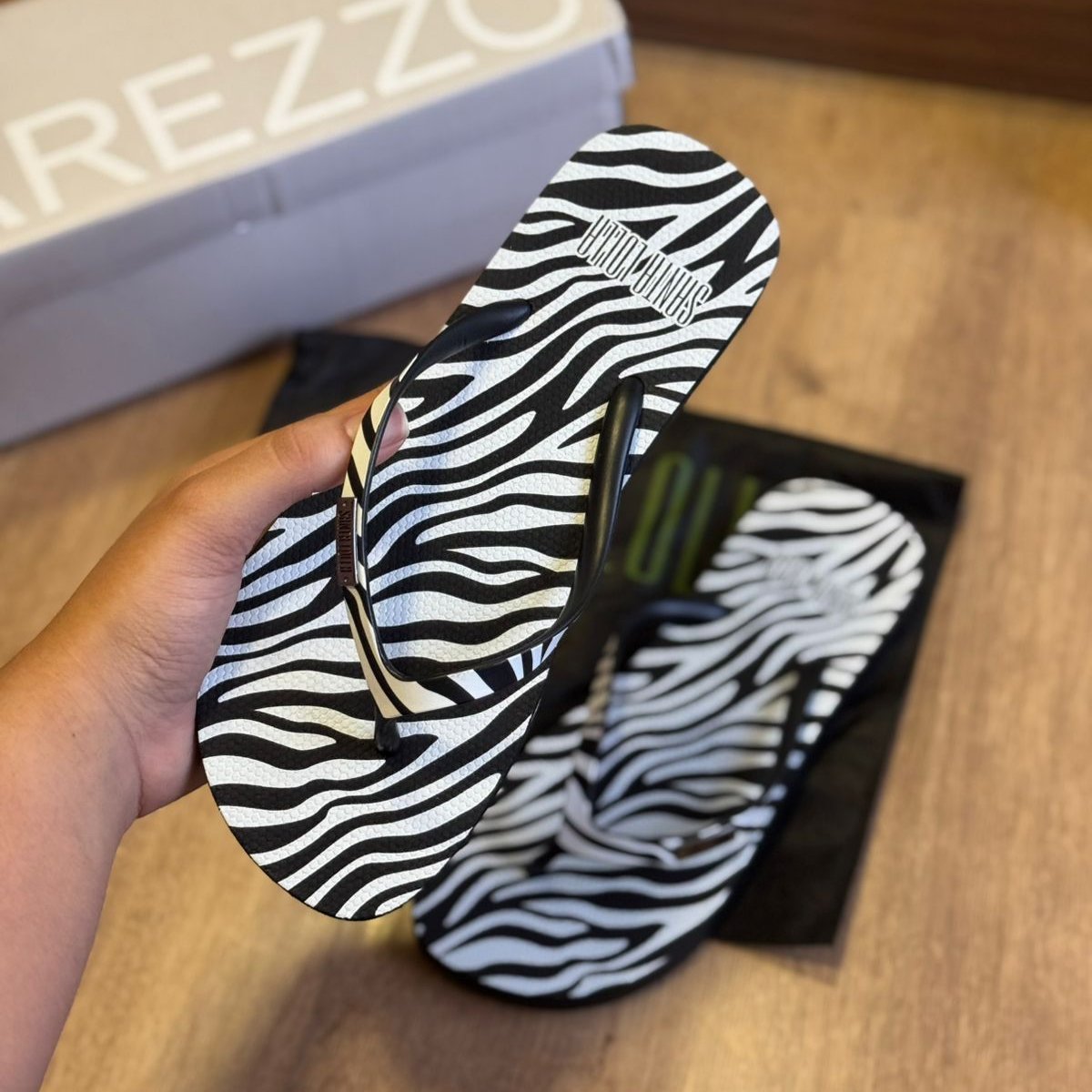 Chinelo Santa Lolla Flip Flop Borracha