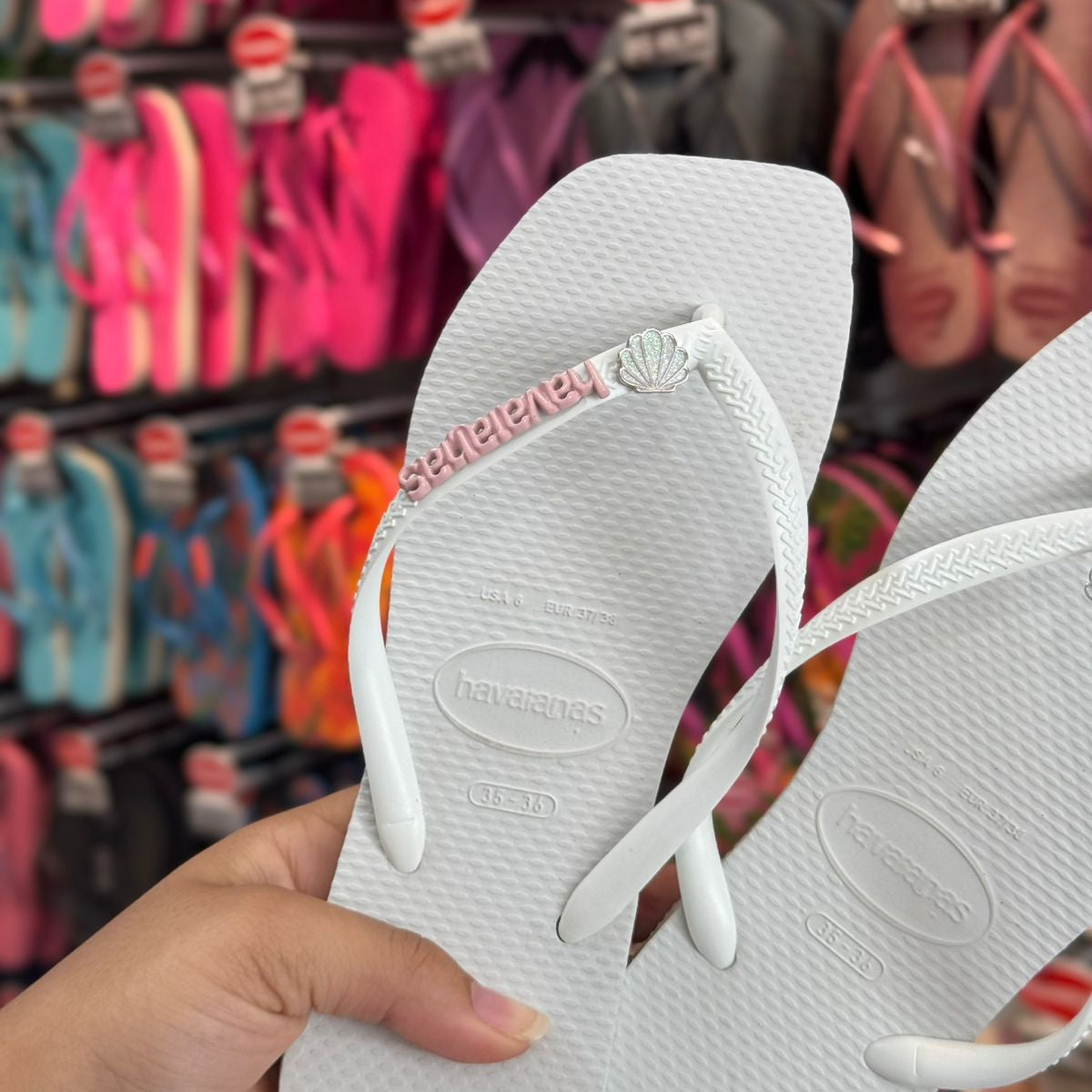 Havaianas Slim Square + Placa Logo + Pin Concha