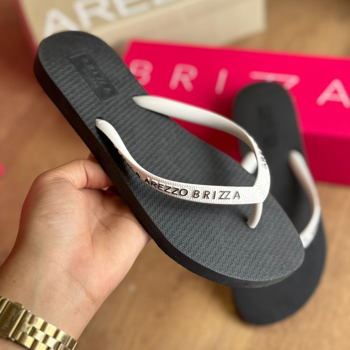 Chinelo de Dedo Arezzo Multicolorido Essential Action