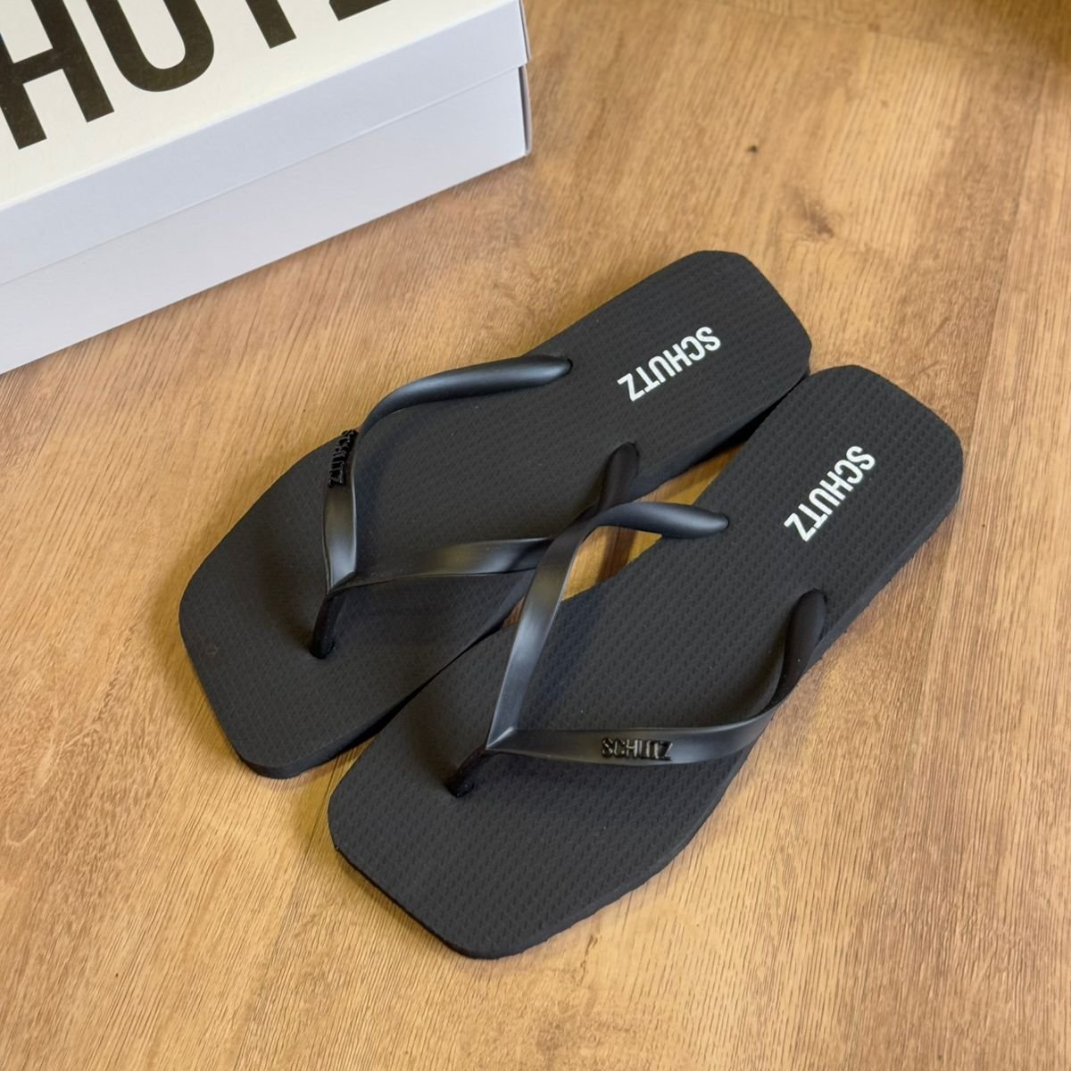 Chinelo de Dedo Schutz