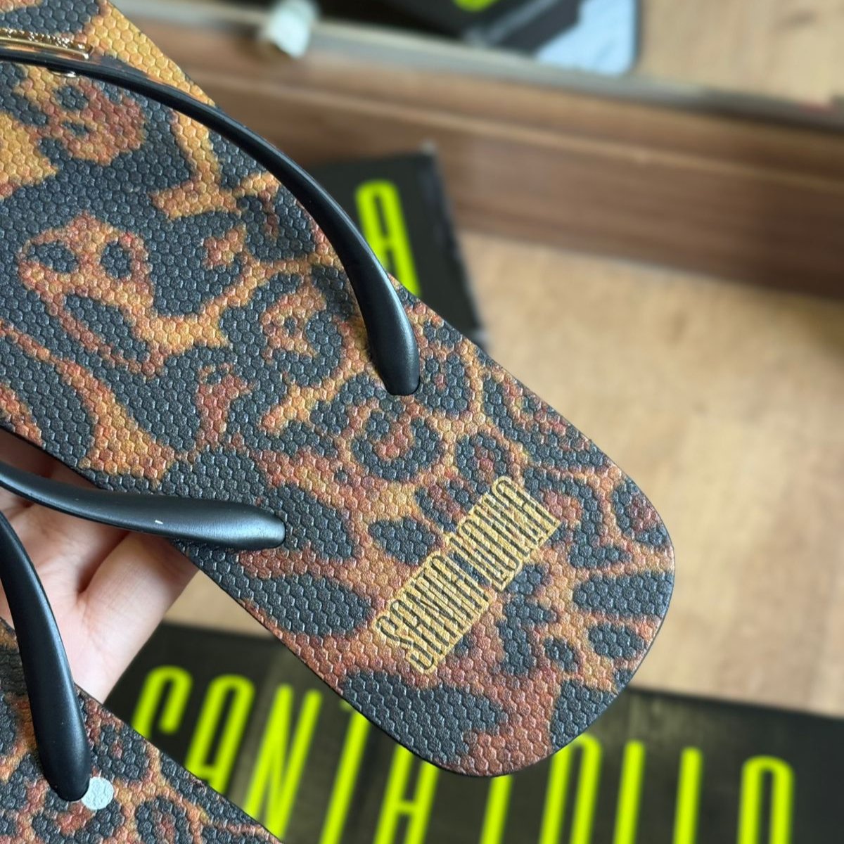 Chinelo Santa Lolla Flip Flop Borracha